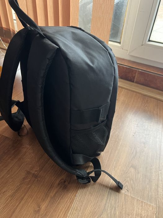 Продавам фотографска раница 20литра