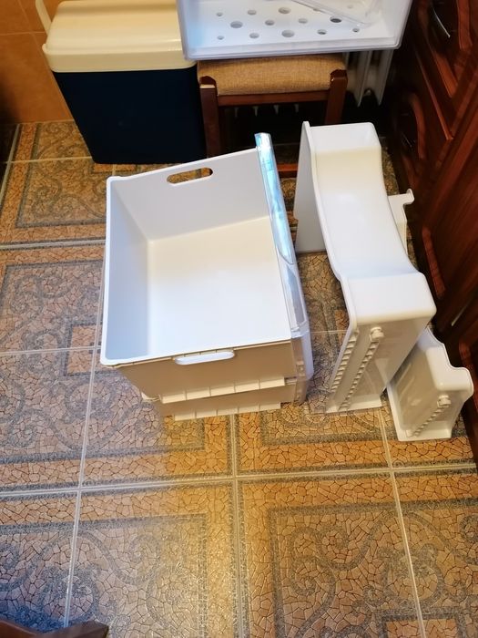 Rafturi sticla, plastic