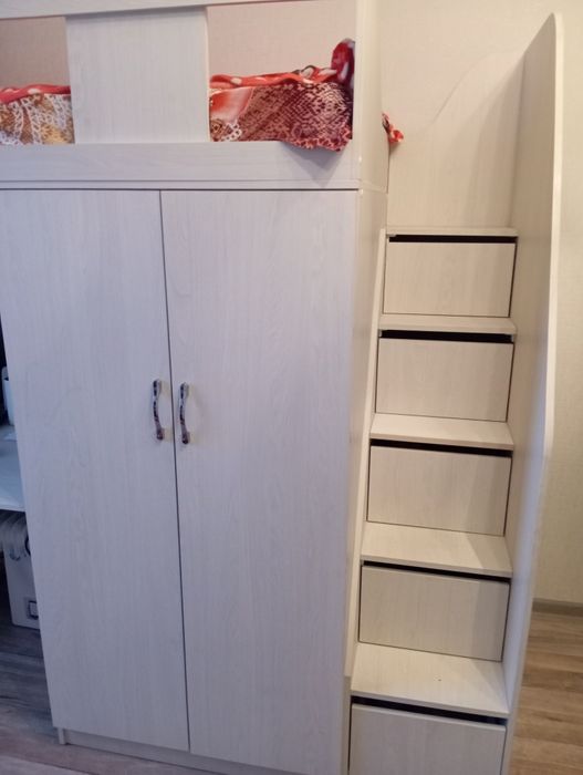 Продам кровать чердак 2 шт