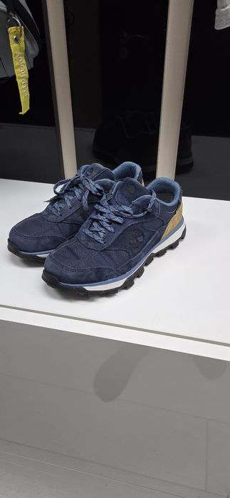 Детски спортни обувки