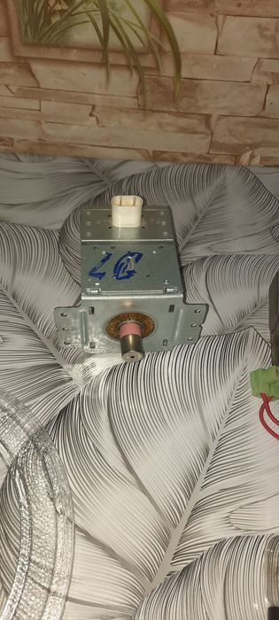 Продаётся запчасти для микроволновки LG..