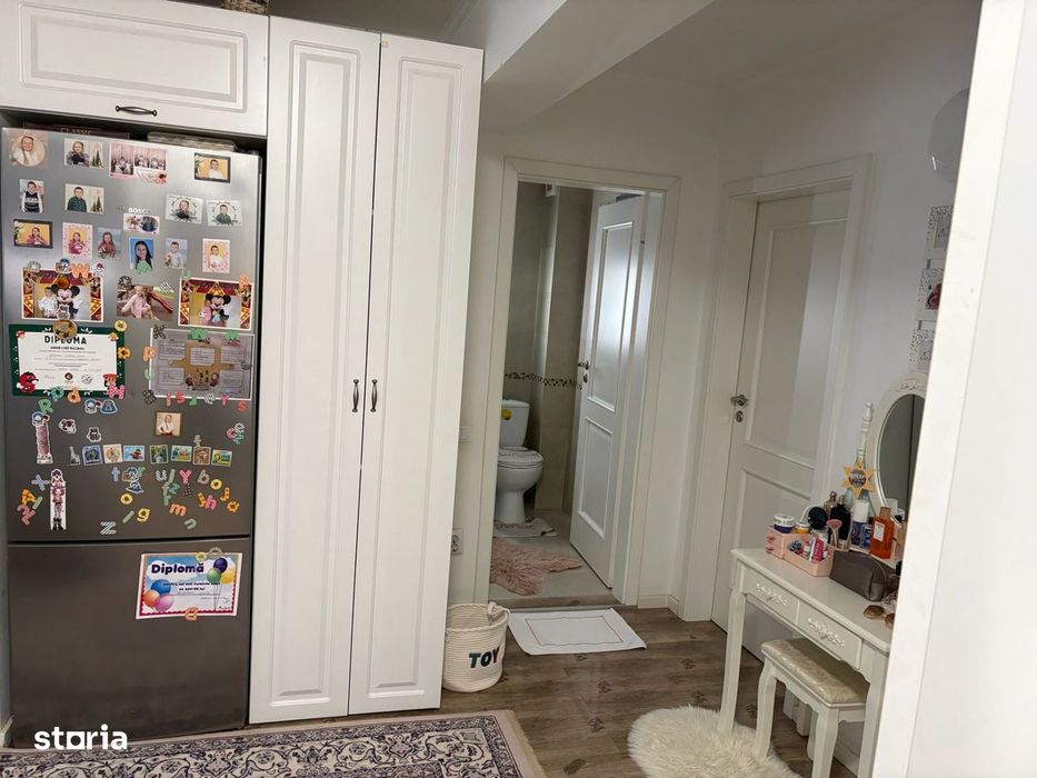 Apartament cu 3 camere,etaj 1,garaj de 30 mp