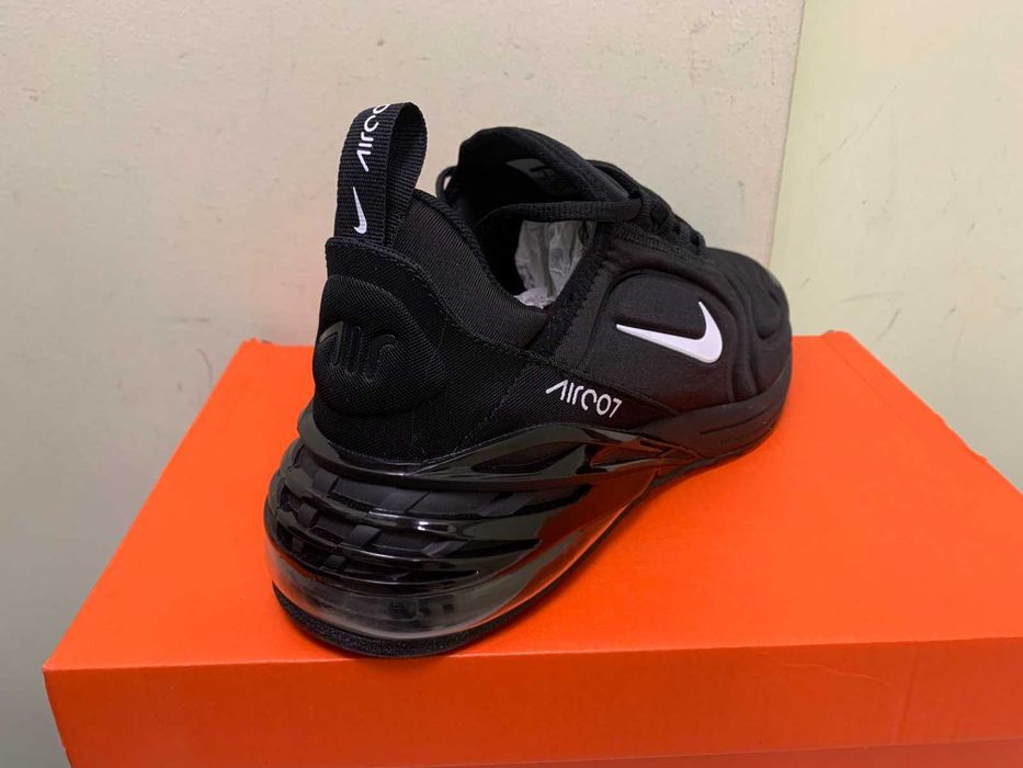Оригинални маратонки Nike Air Max 07 нови с кутия 41 номер