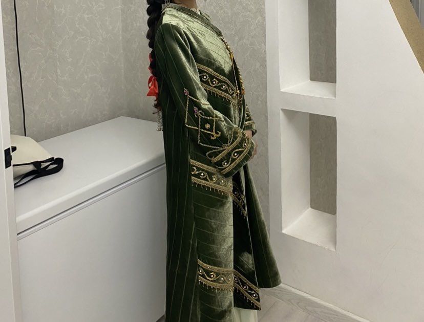 Образ на узату кажекей бешпет платья