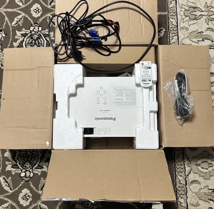 VideoProiector Panasonic Zero ore