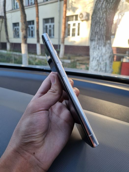 Samsung galaxy s23 ultra 5G 12/256gb holati 9/10