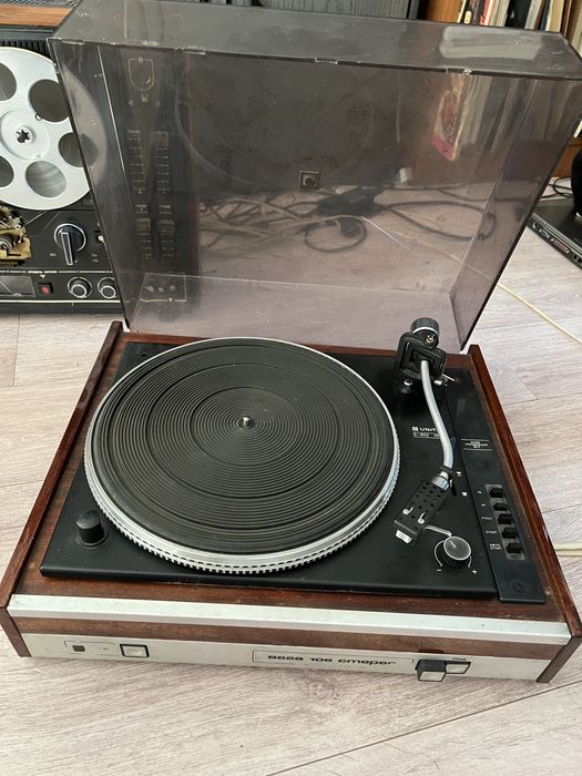 Проигрывтель винила