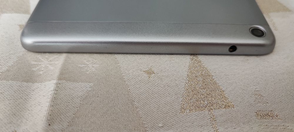 Продавам таблет HUAWEI Media Pad T3