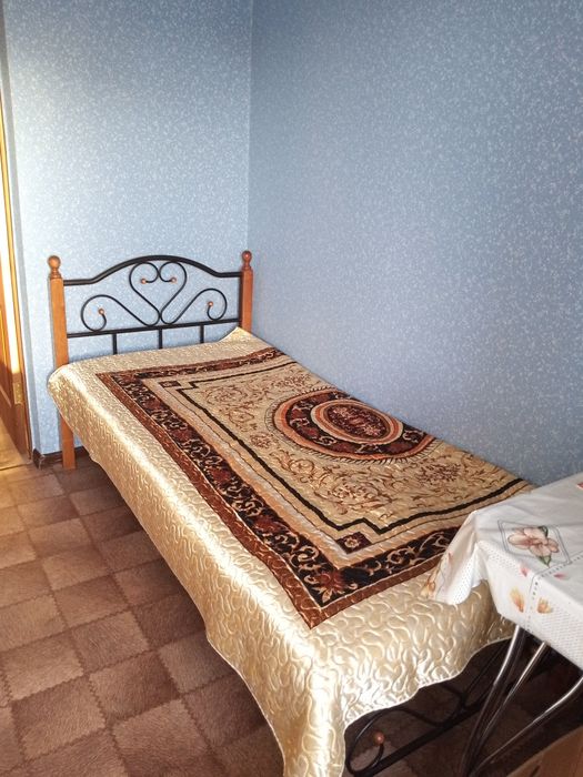 Спальные кровати (2шт)