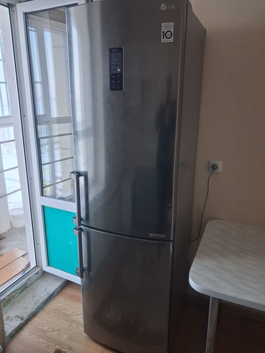 Продам холодильник