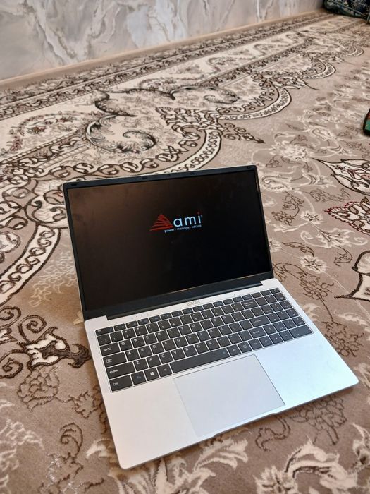 Noutbuk yangi trade excel word uchun juda qulay