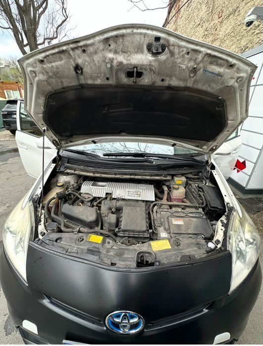 Vand toyota prius 2013 gpl