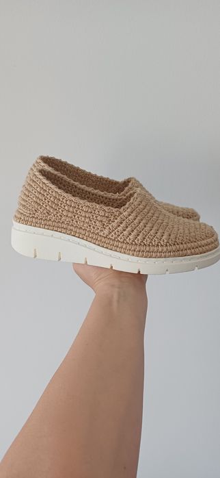 Pantofi crosetati