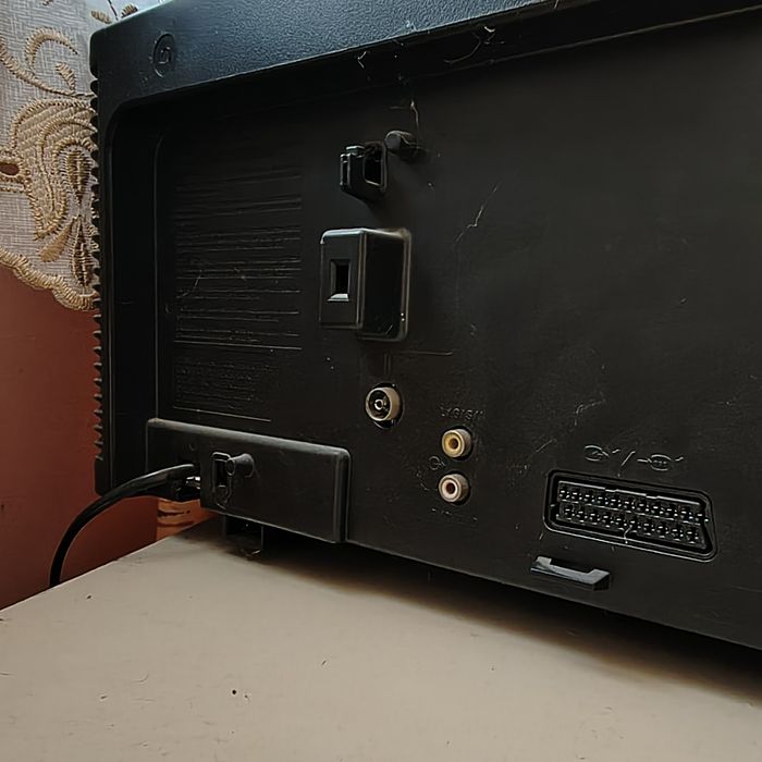 Ретро телевизор Sony Trinitron 29" (KV-29XL71K) + дистанционно и чинчове