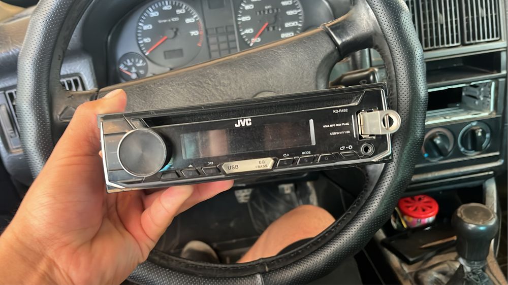 Магнитол JVC жағдайы жақсы