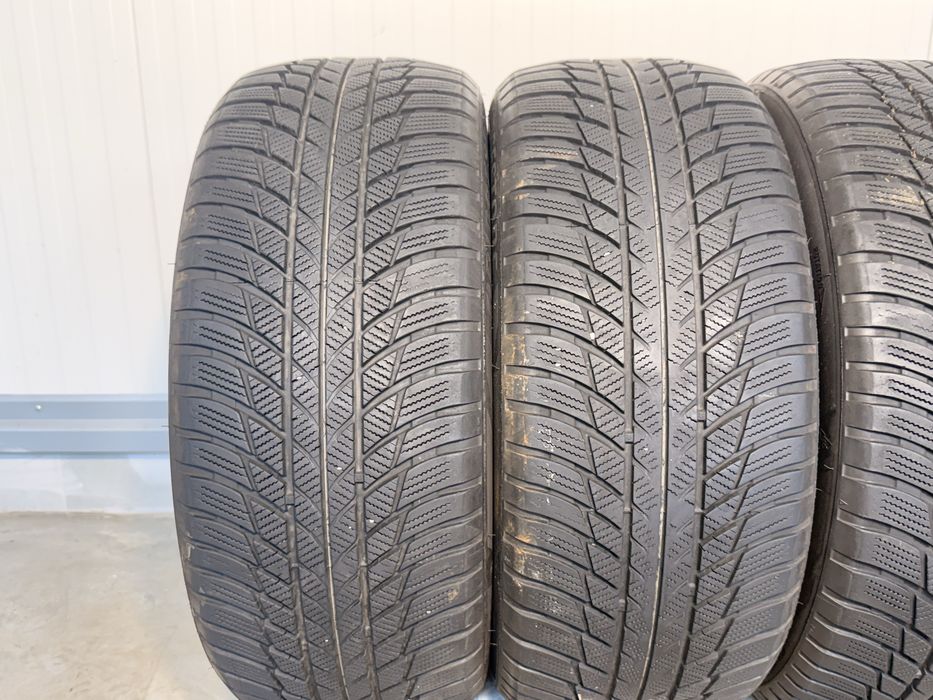 225/50/17 зимни гуми BRIDGESTONE BLIZZAK LM001