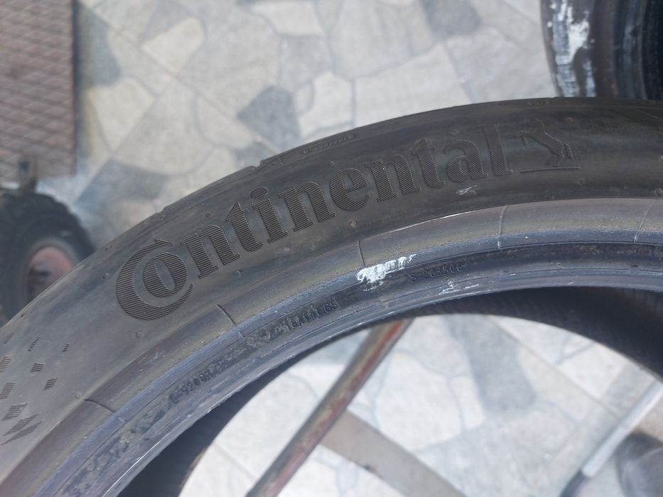 255/35R19 Continental дот 1122