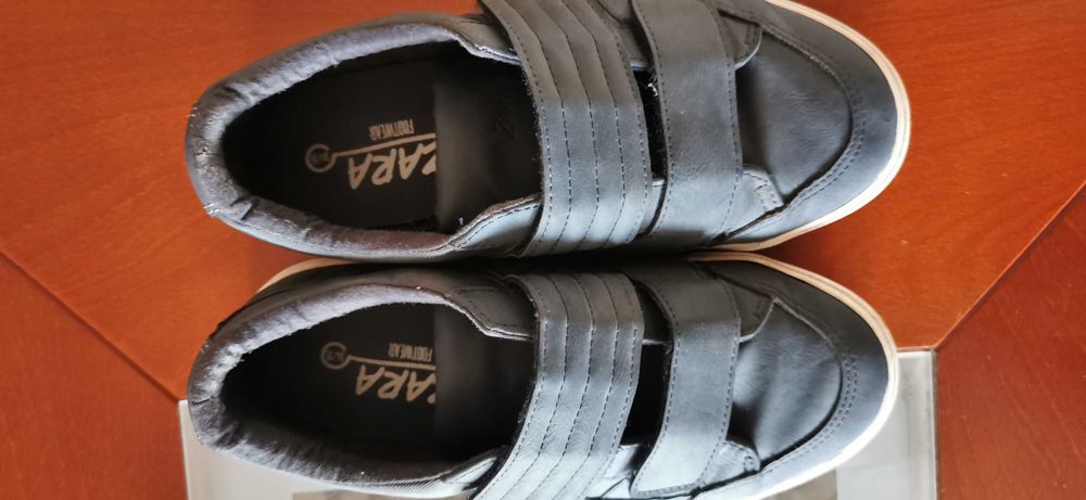 Спортни обувки на Zara