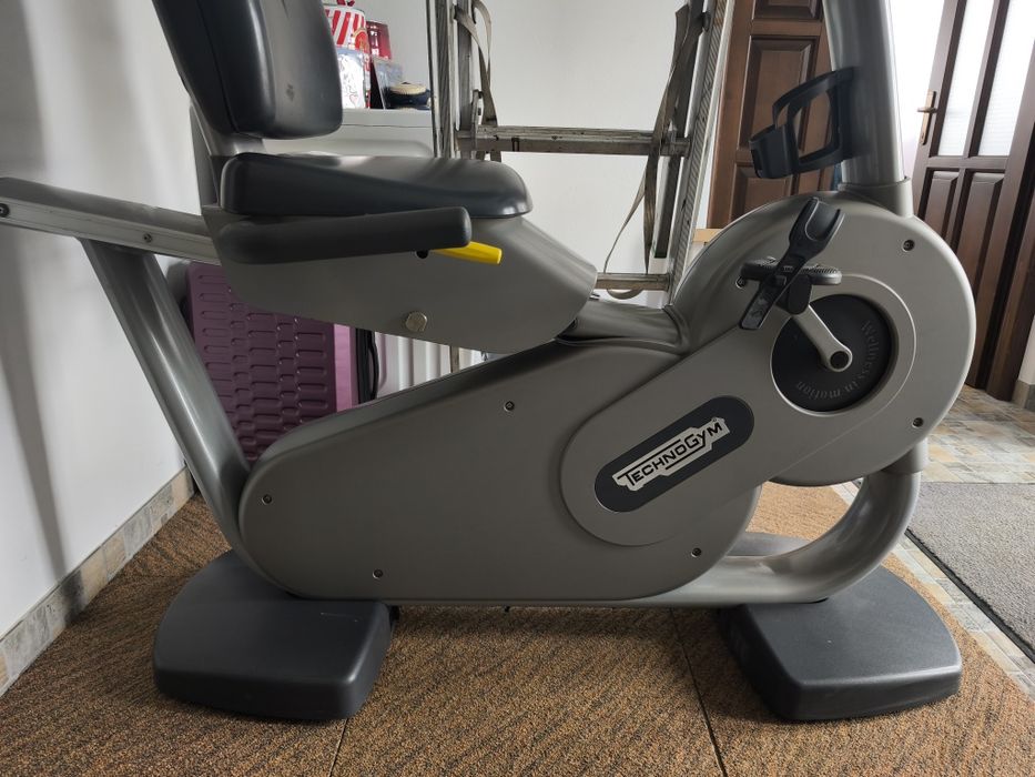 Bicicleta TechnoGyM Forma