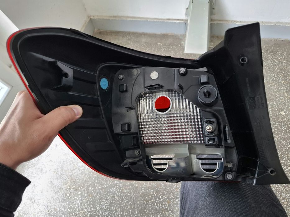 Lampa stop spate tripla dreapta Dacia Sandero facelift 2017_2018_2019