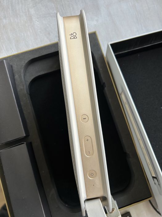 B&O Beoplay A2 wireless activ speaker