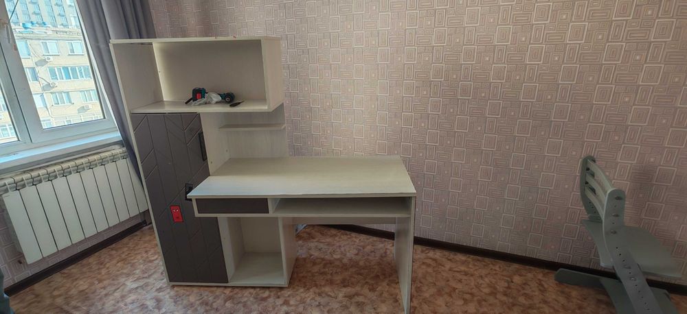 Письменный стол подростковый2