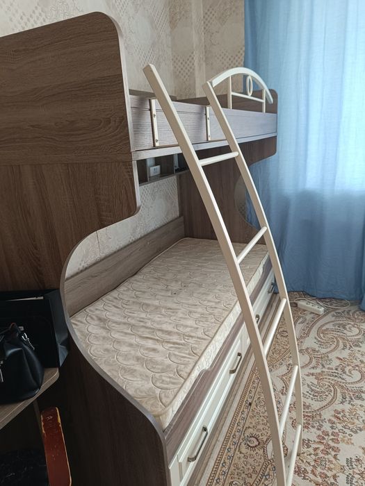 Отдам даром двухъярусную кровать