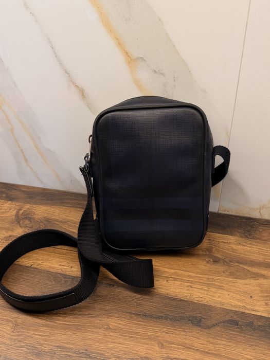 Чанта burberry london check zip around cross body