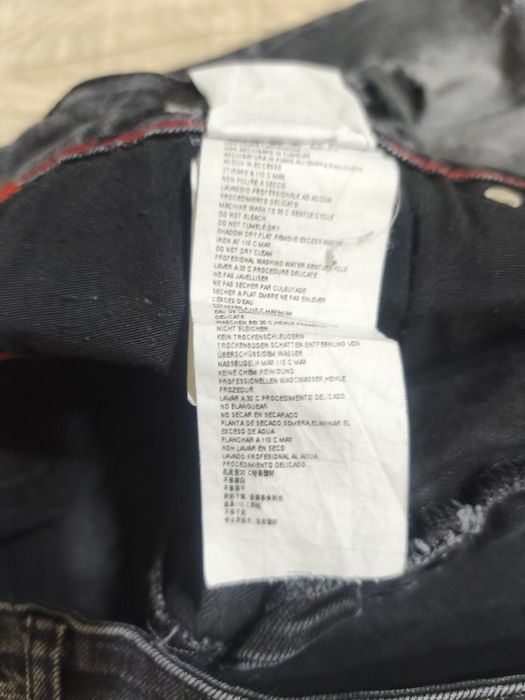 Blugi DsQuared mărimea 54