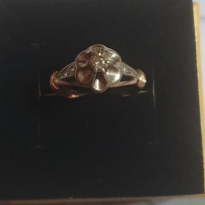 Кольцо    розочка.