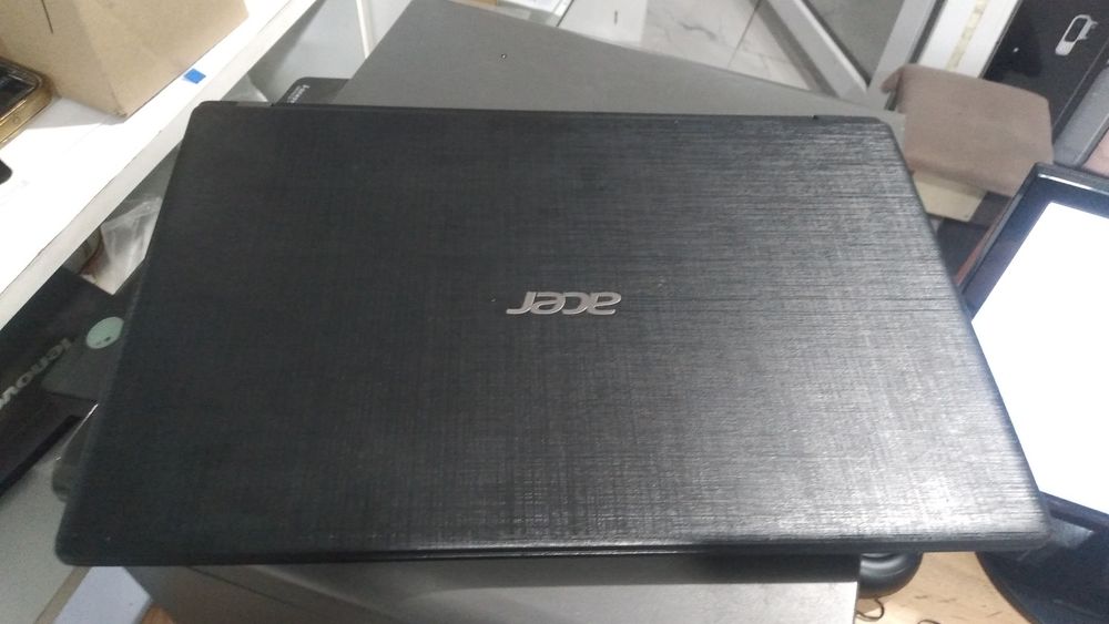 Ноутбук acer ssd есть