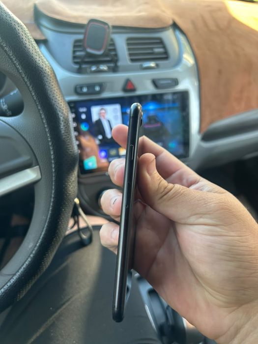 iPhone SE в хорошем состояний