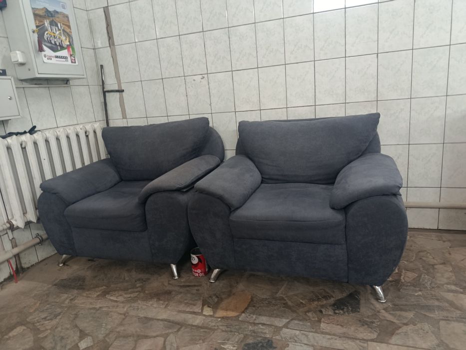 2 кресла в хорошем состоянии