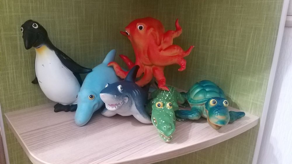 Резиновые фигуры животных