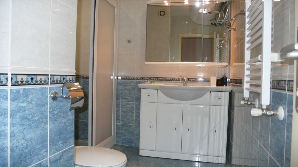 Дава се под наем Тристаен апартамент в София, Зона Б-18 - 119 кв.м за 917.49 € - Снимка #9