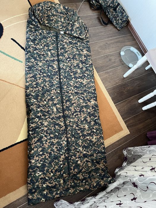 спальный мешок с простыней и коврик