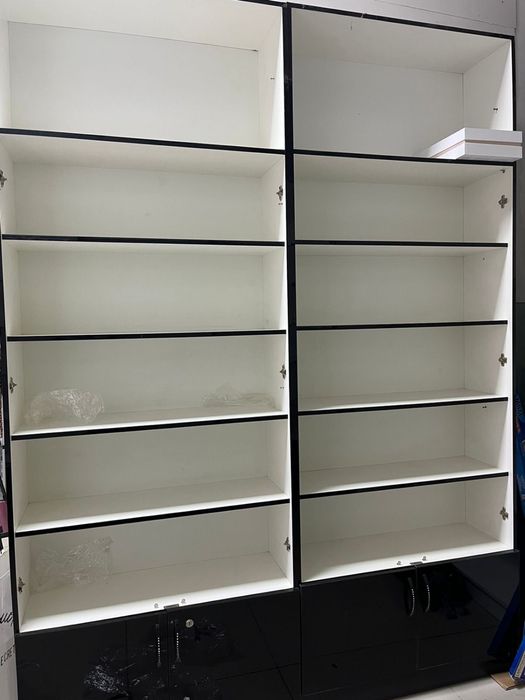 Шкаф со стеклами