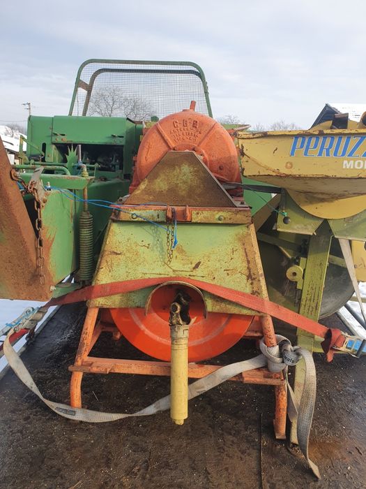 Moara macinat porumbi si boabe dupa tractor