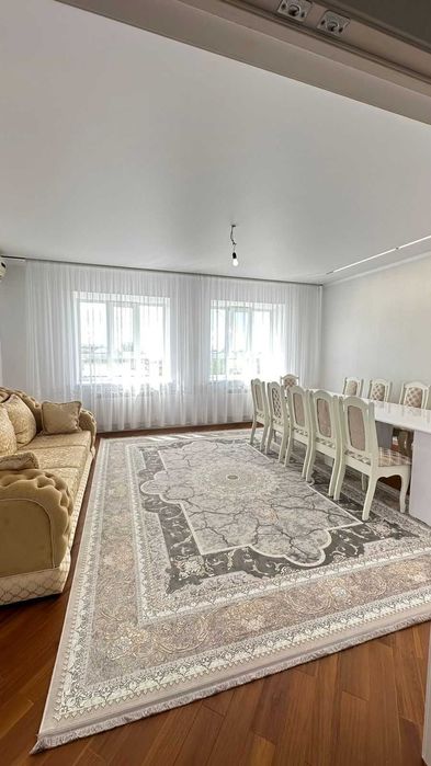 Продам 3х ком кв  в 10 мкр