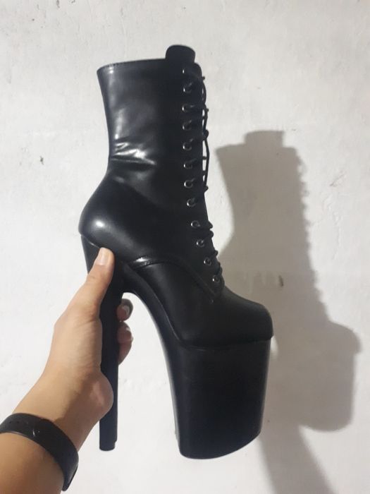 Стрипы, обувь для танцев