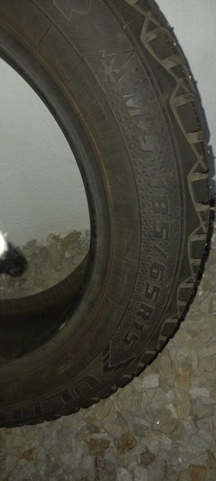 Продам шипованную шину