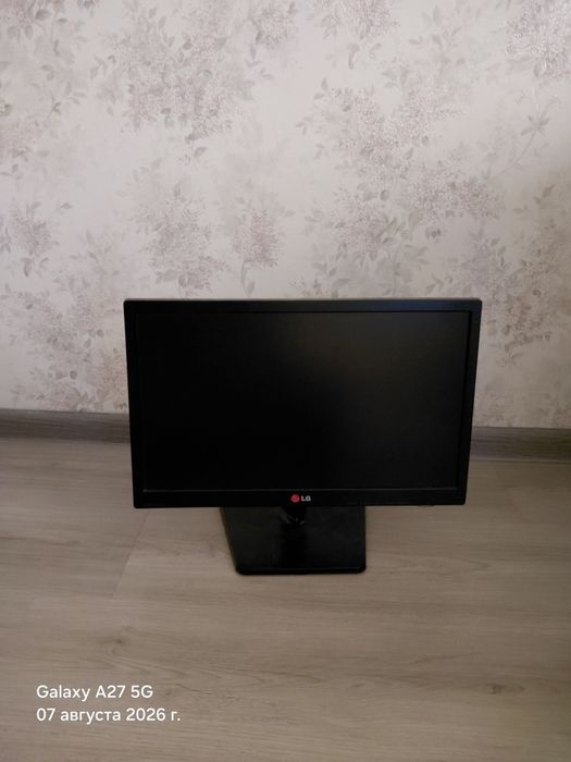 Монитор Lg  2013