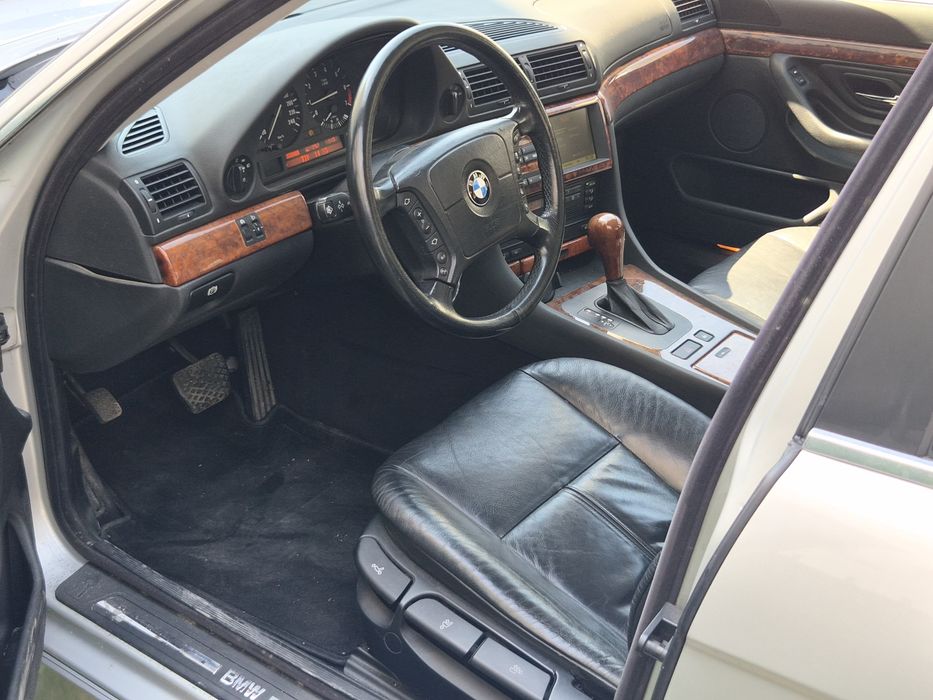BMW 728i 1999 Facelift