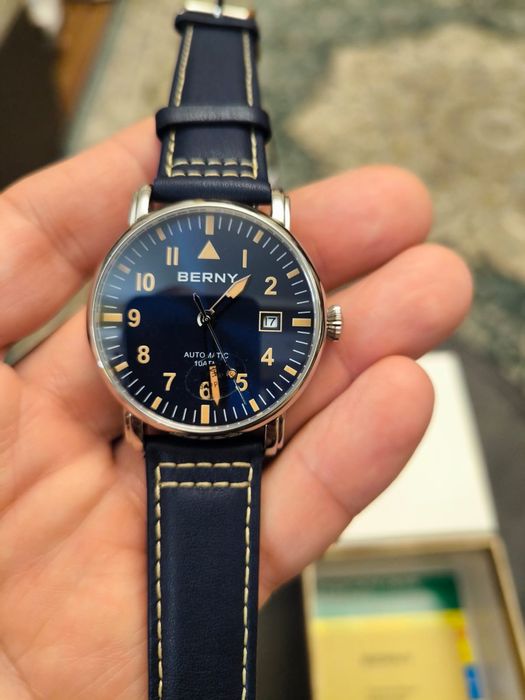 Наручные часы Berny Pilot. Новые.