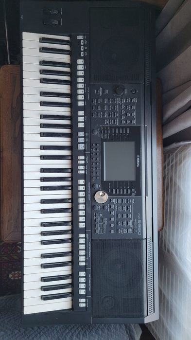 Продам Синтезатор Yamaha PSR S950