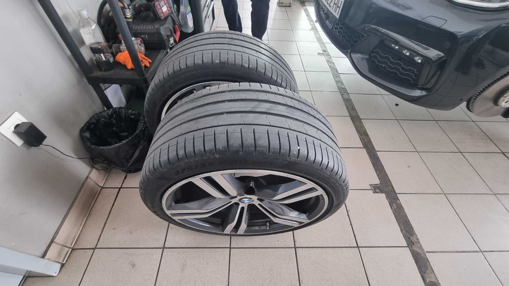 Летни гуми 245/40/20, 2 бр.  235/75/20, 2 броя PZERO за БМВ 7, спорт,