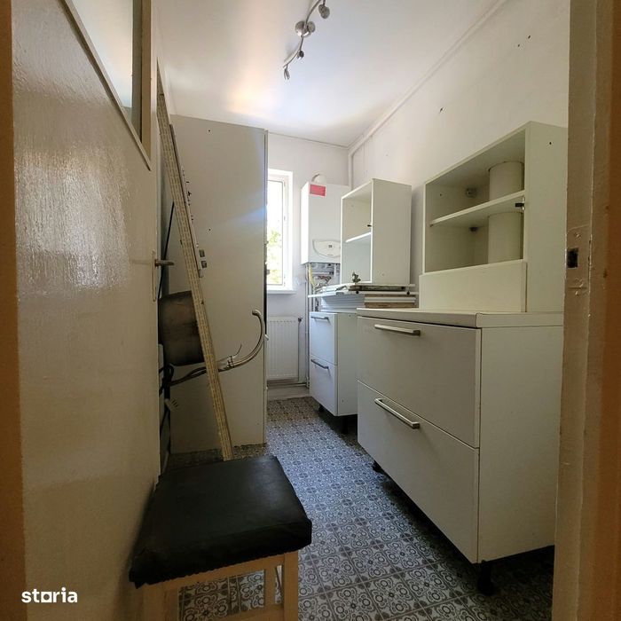 De vanzare garsoniera decomandata, strada Spicului, et 1