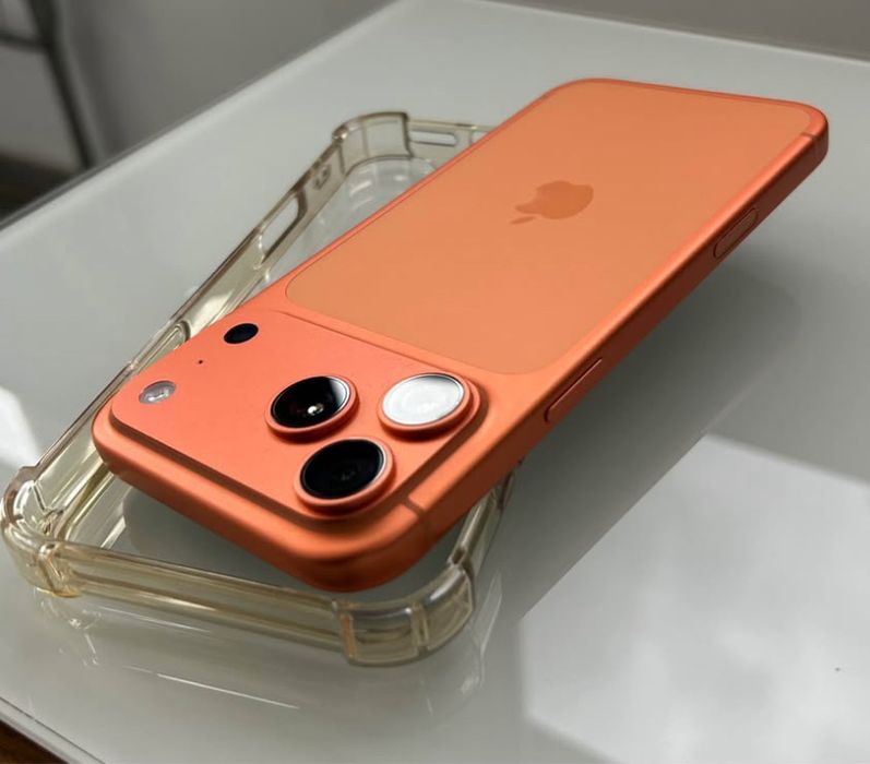 iPhone 17 PRO MAX 256GB Neverlocked•Cosmic Orange