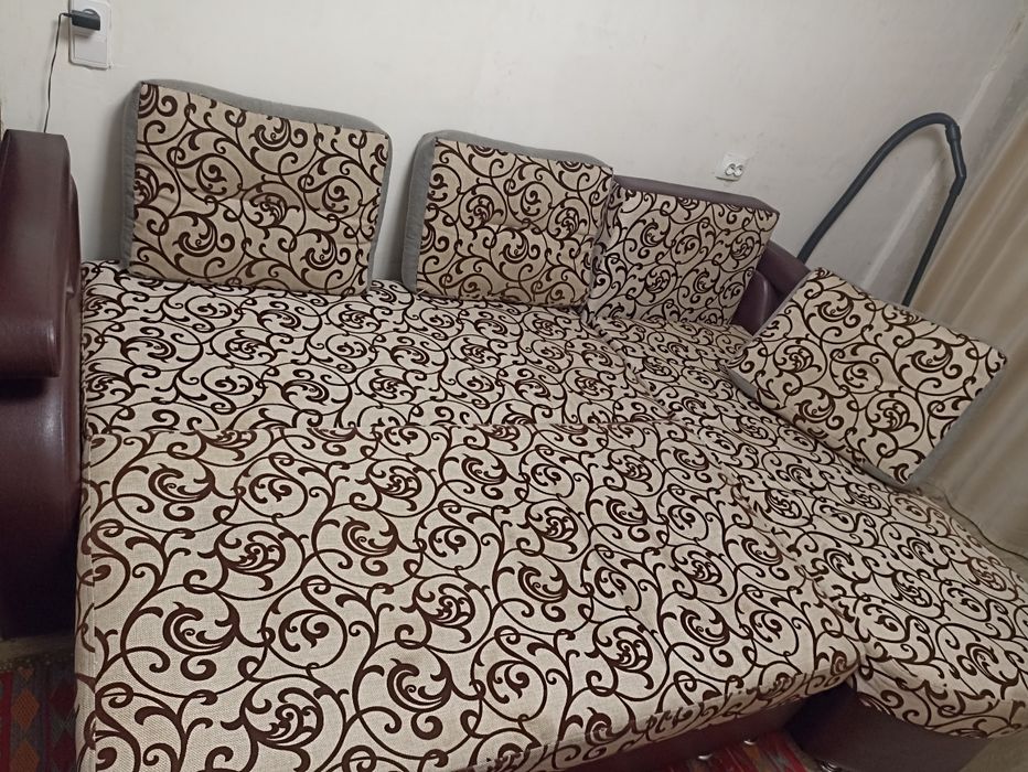 Продам диван с креслом