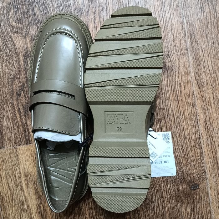 Продам туфли, лоферы